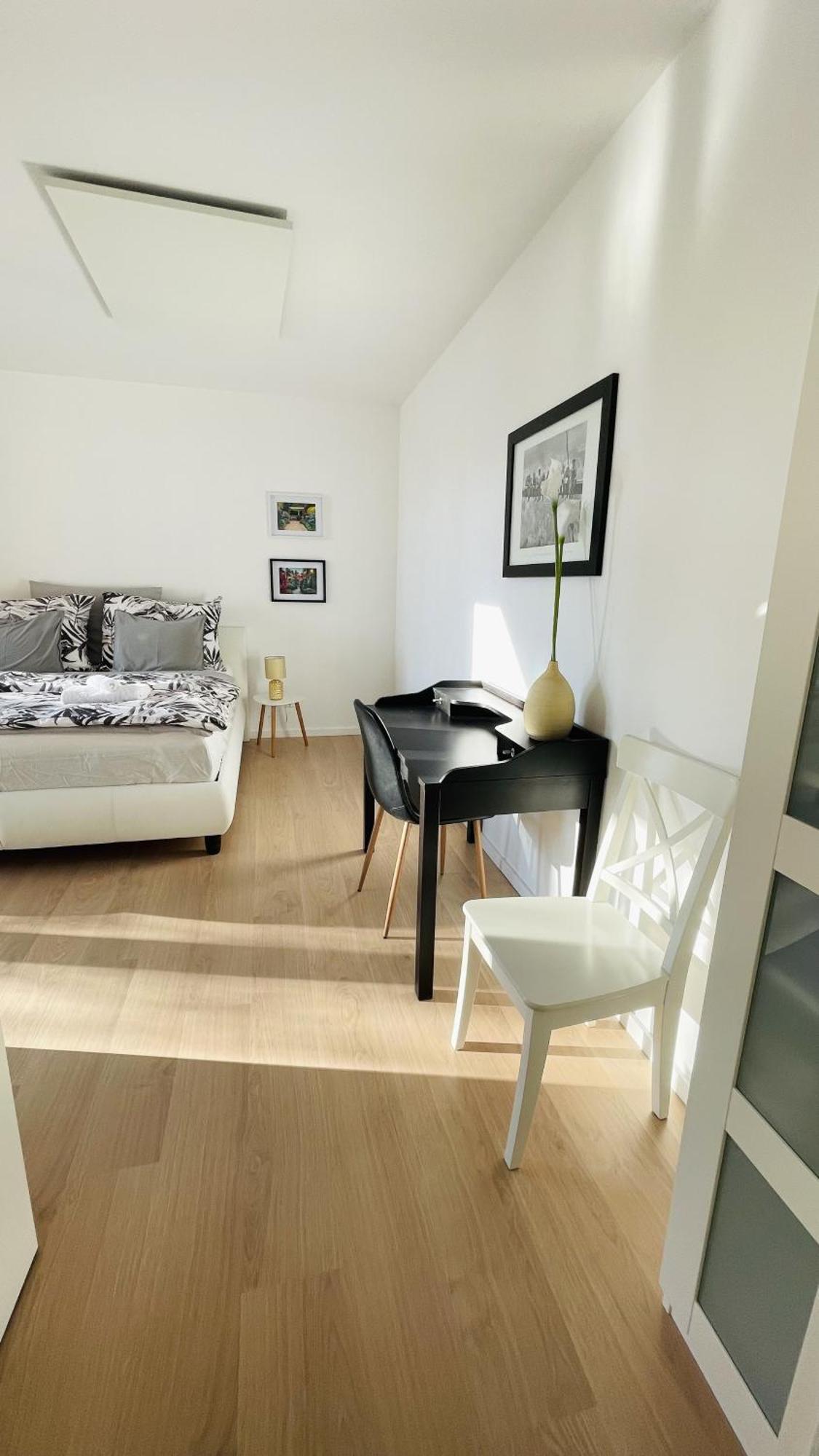 House Flow, 3 Room, Free 2 Parking Братислава Экстерьер фото
