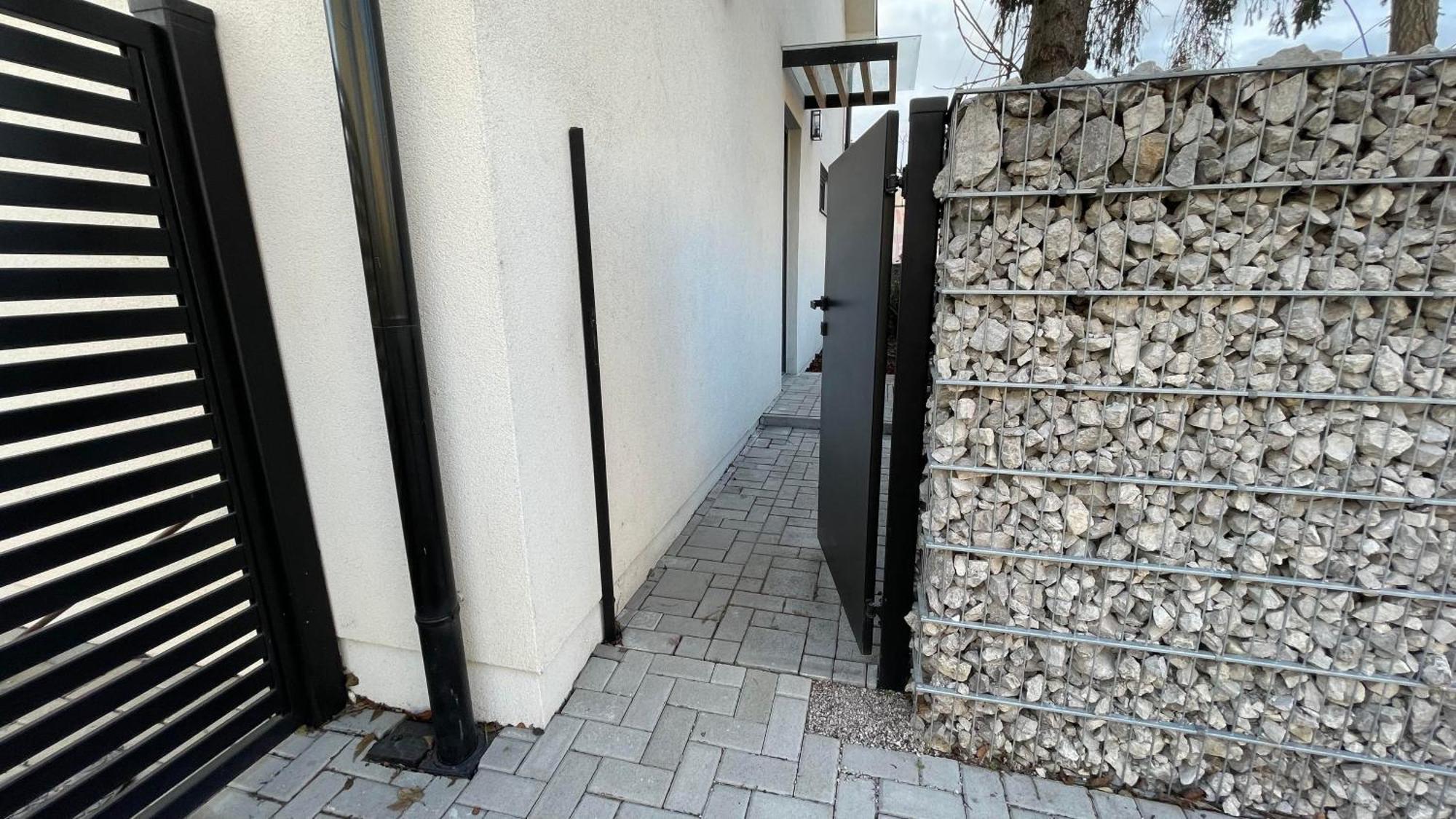 House Flow, 3 Room, Free 2 Parking Братислава Экстерьер фото